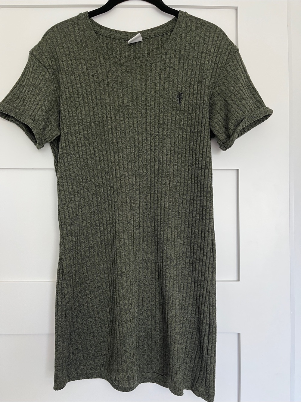 Ribbed Fitted Olive Green Short Sleeve shirt